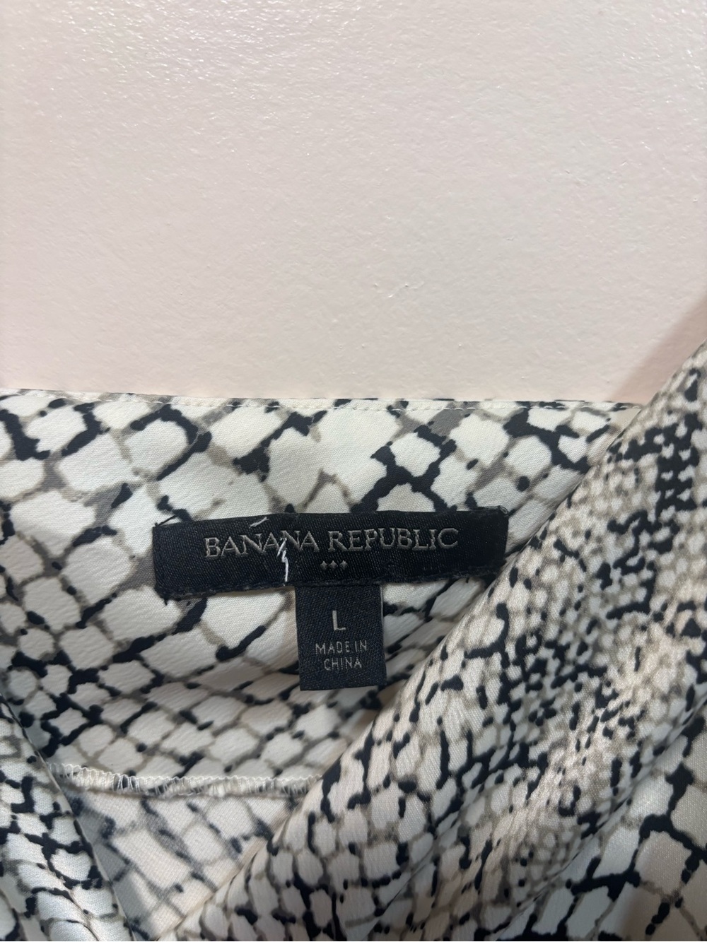 Satin Banana Republic Snake-Print Cowl Midi Dress in White and Black Large - Picture 4 of 5